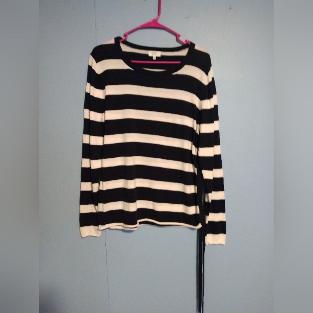 CROWN & IVY STRIPE TIE SIDE LONG SLEEVE SHIRT